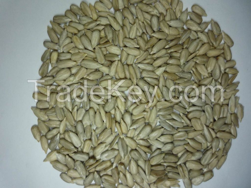 Hulled sunflower kernels for bakery and confection