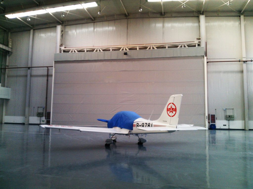 Flexible hangar door (Model: A130)