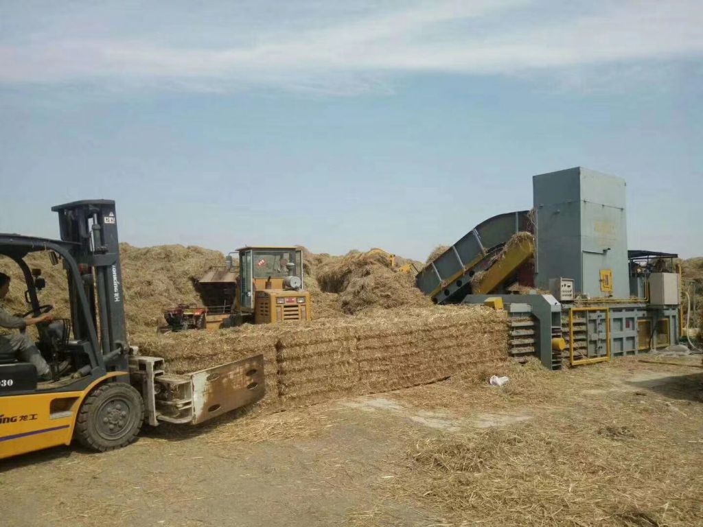 hydraulic horizontal straw baler with belt conveyor