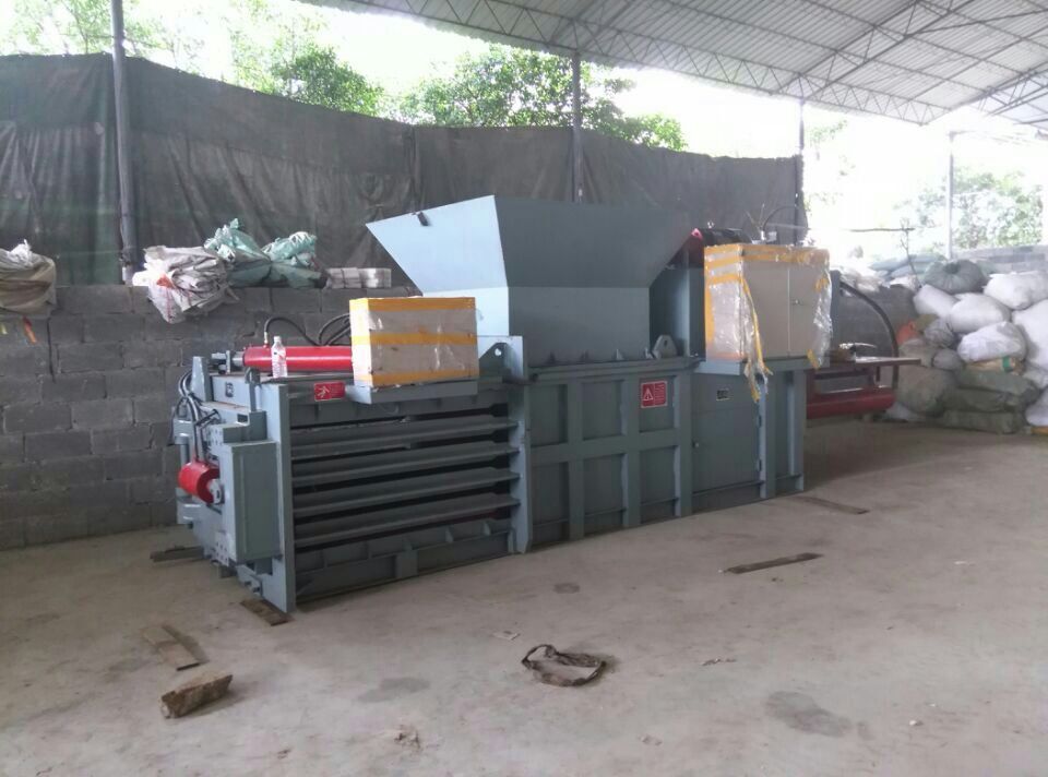 waste PET Bottles Baling Machine from China