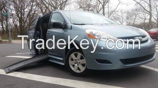 2010 Sienna LE Braunability wheelchair Accessible