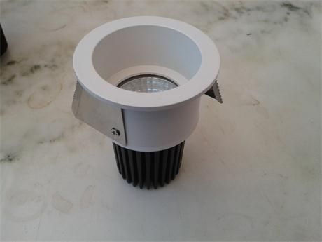 LED dimmable downlight