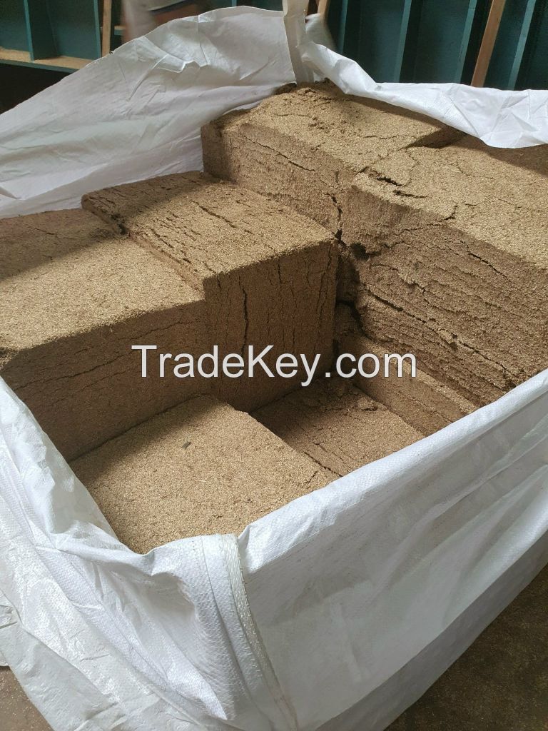 COCOPEAT FOR PLANT/ COCO PEAT POWDER/ ORGANIC COCO PEAT MADE IN VIETNAM KOTINOCHI