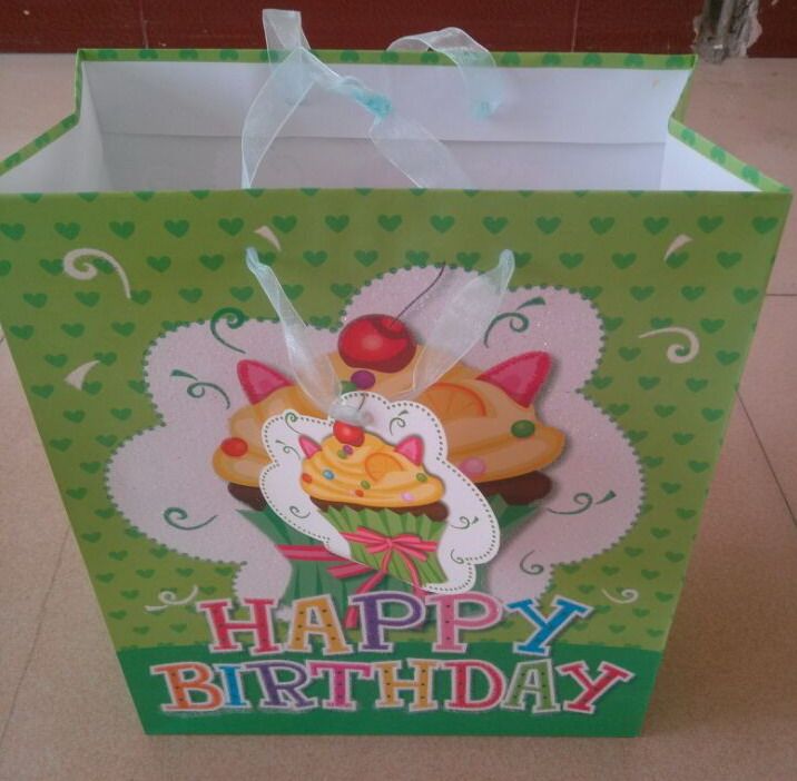 paper bag, gift bag, shopping bag, pizza box, corrugated box