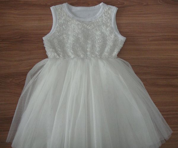 Hot selling white sleeveless rosette baby tutu dress