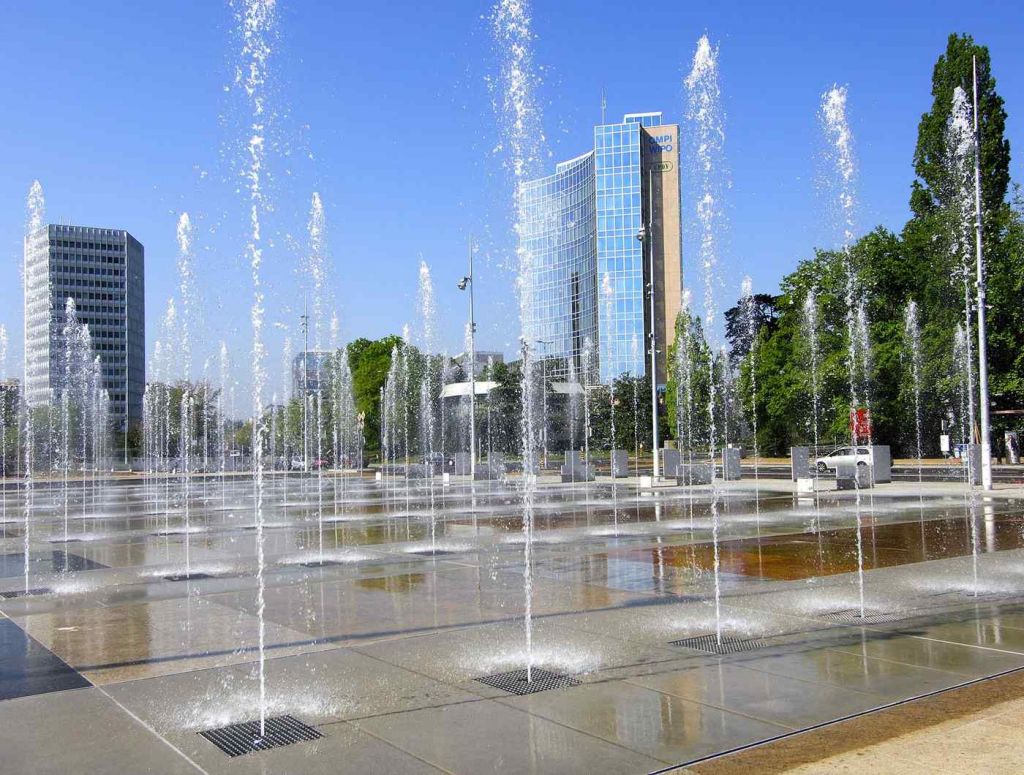 Modern floor fountain children playing water fountains