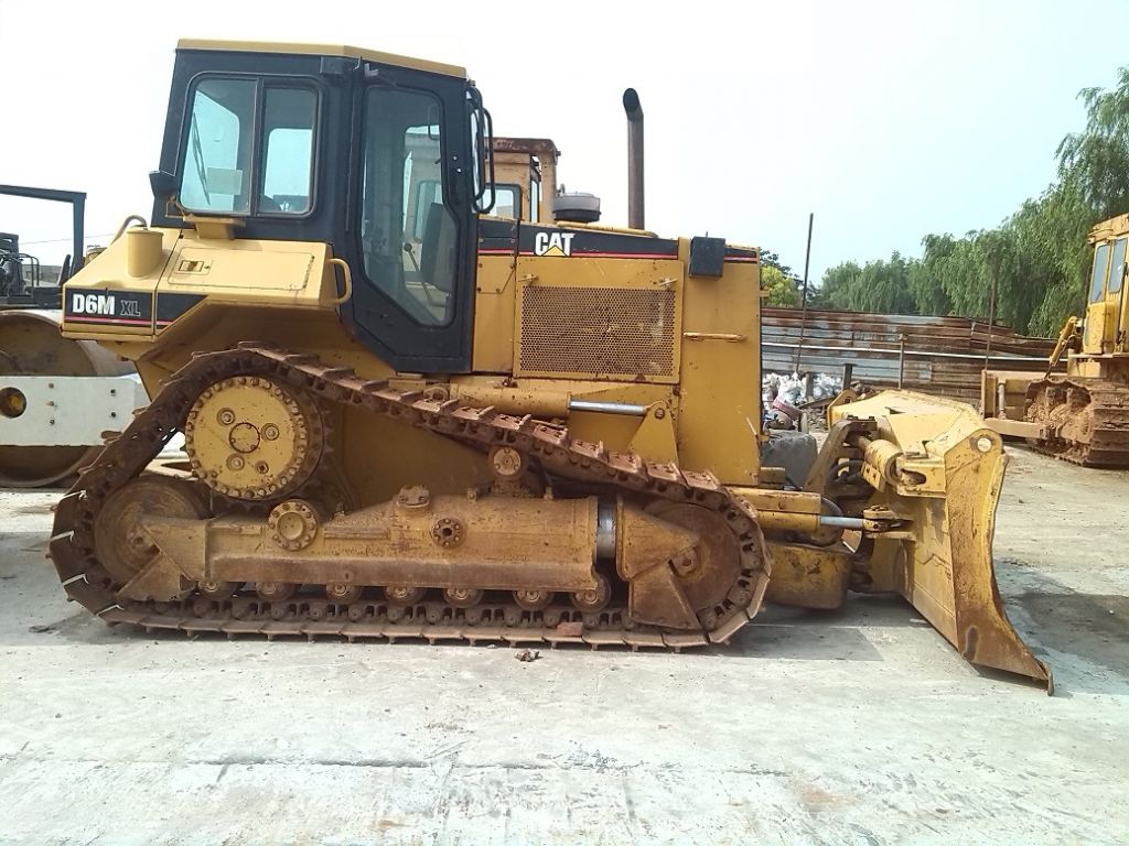 Used CAT D6M-XL bulldozer Japan Original