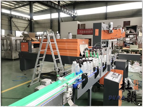 Carbonated drink water bottle filling machine line