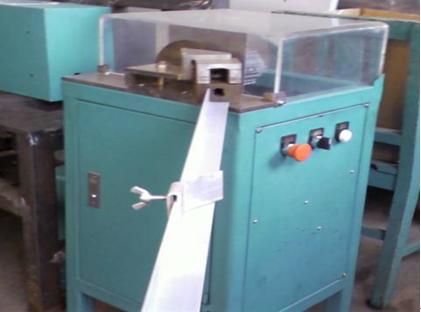 Cutting machine for gasket