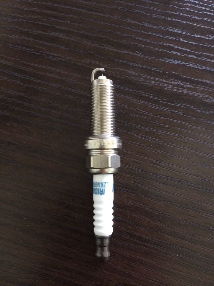 auto spark plug for corolla, nissan, tiida, livina