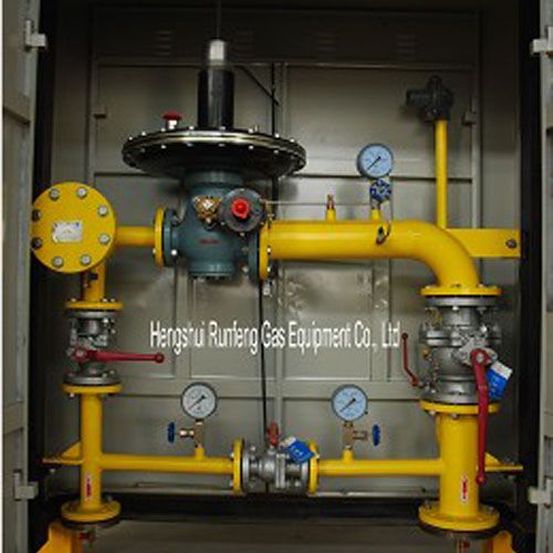 Cabinet-type gas control point/gas conditioning skids