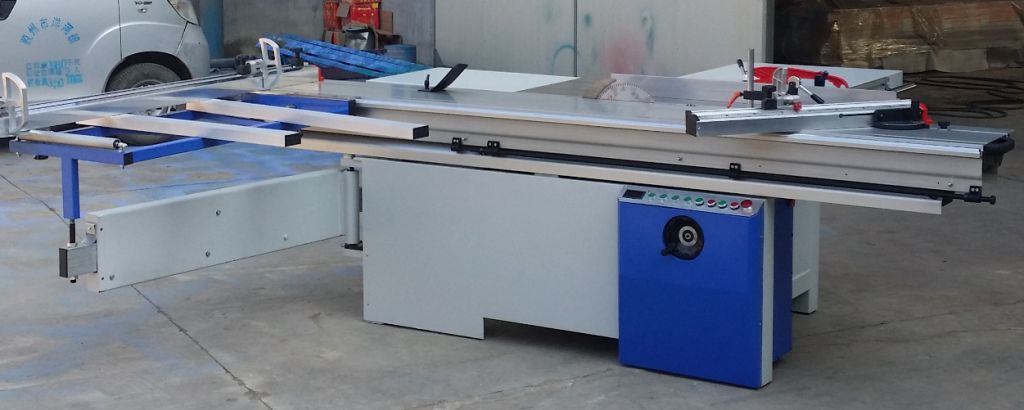 Precision Sliding Table Panel Saw