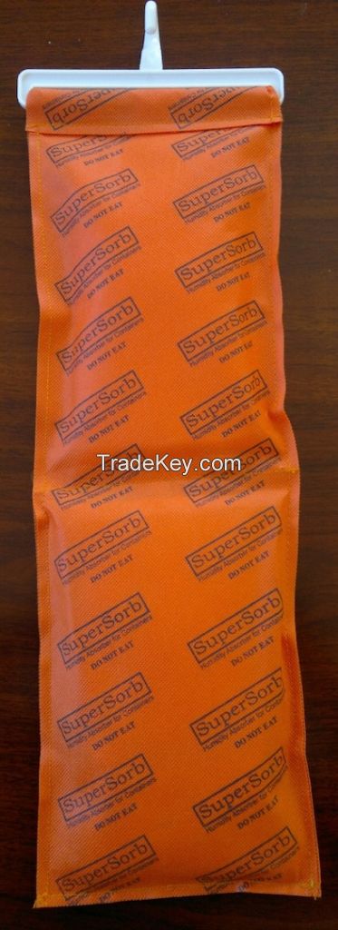 Clay and calcium chloride desiccant