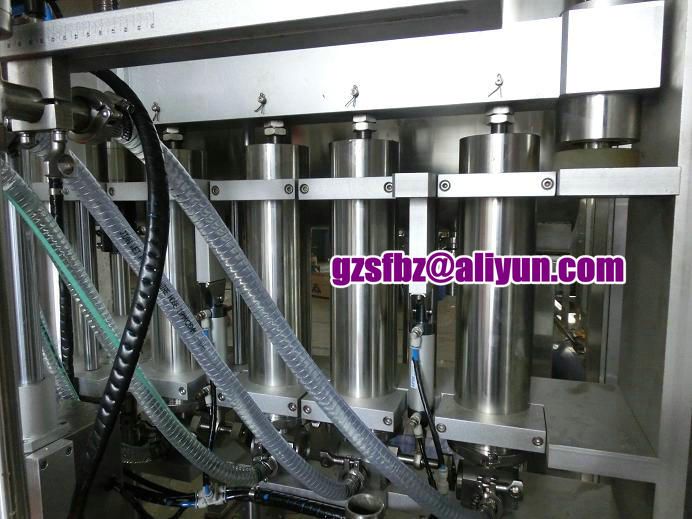 Automatic liquid/sauces filling machine