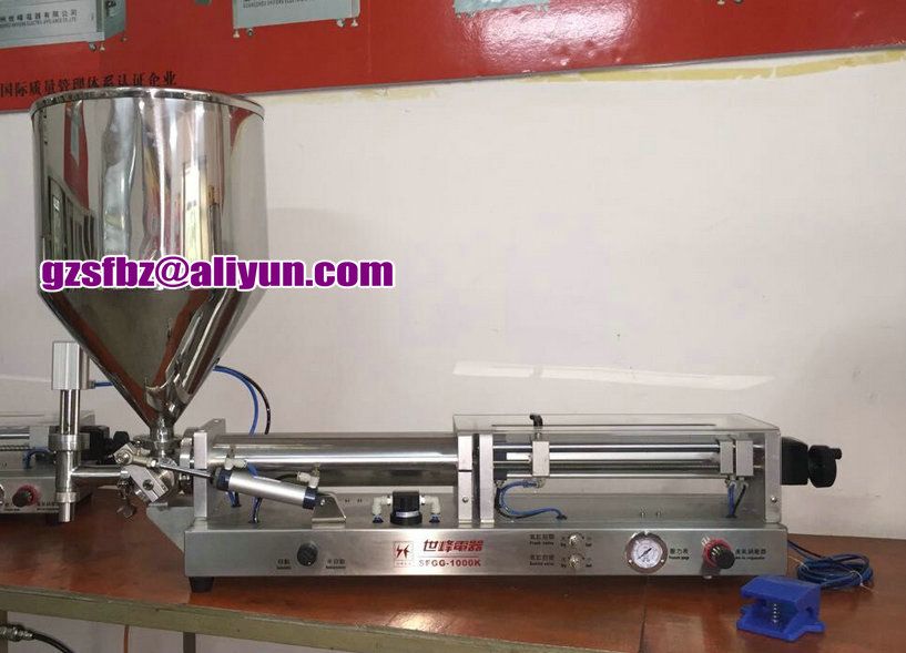 Semi-automatic piston sauce filling machine