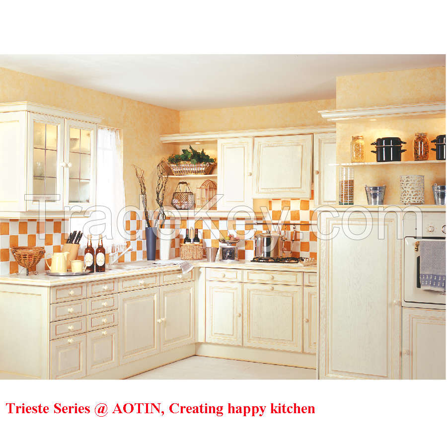 China Professional Maple Wood Kitchen Cabinet Manufacturer