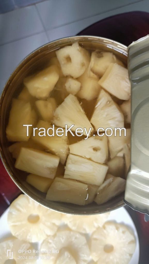 Canned pineapple