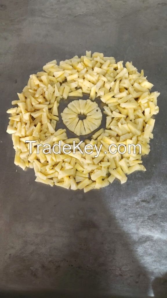 Canned pineapple