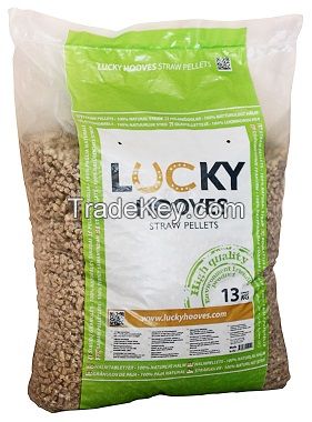 Lucky Hooves straw pellets for horse bedding