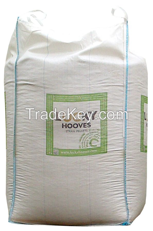 Lucky Hooves straw pellets for horse bedding