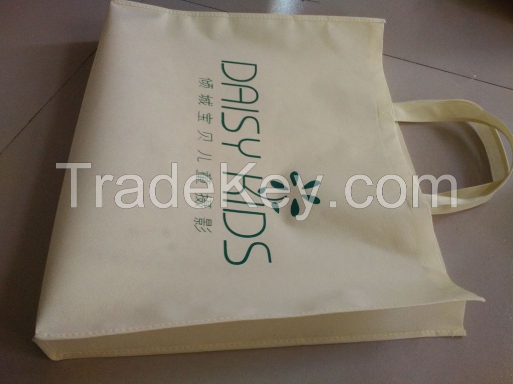 Nonwoven promotional bag with customized logo