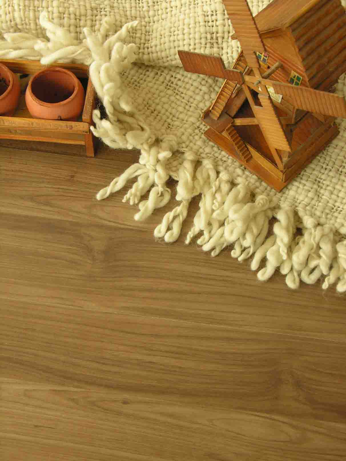 Laminate Flooring-8mm