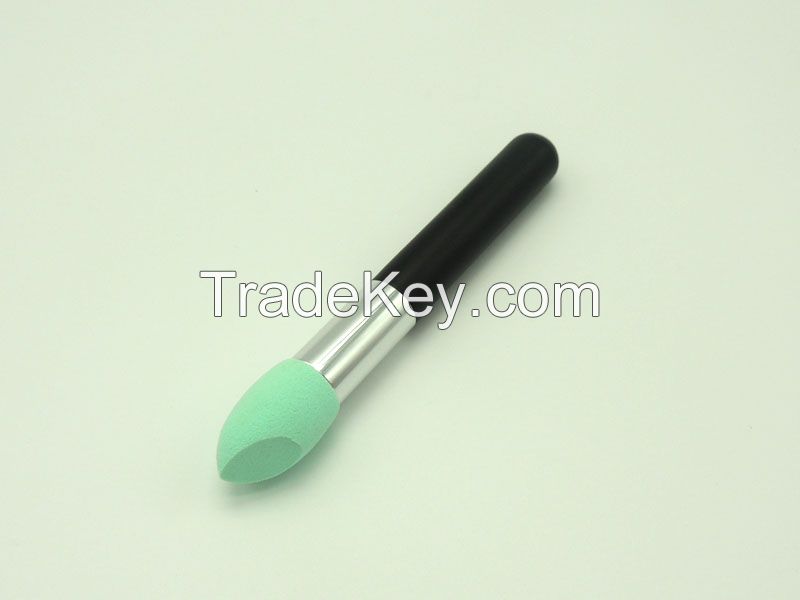 Powder puff sponge cosmetic brush