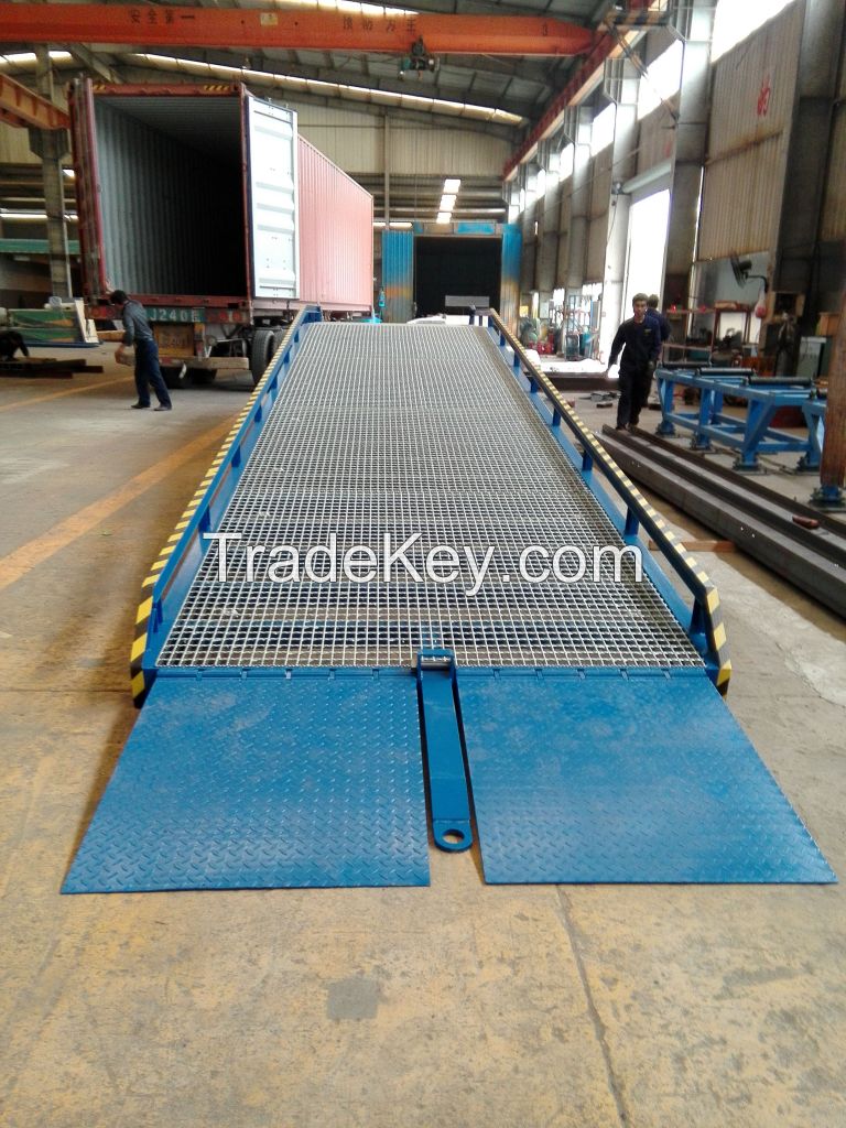 Moveable truck ramp/yard ramp