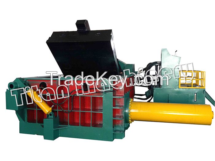 Hydraulic metal baler