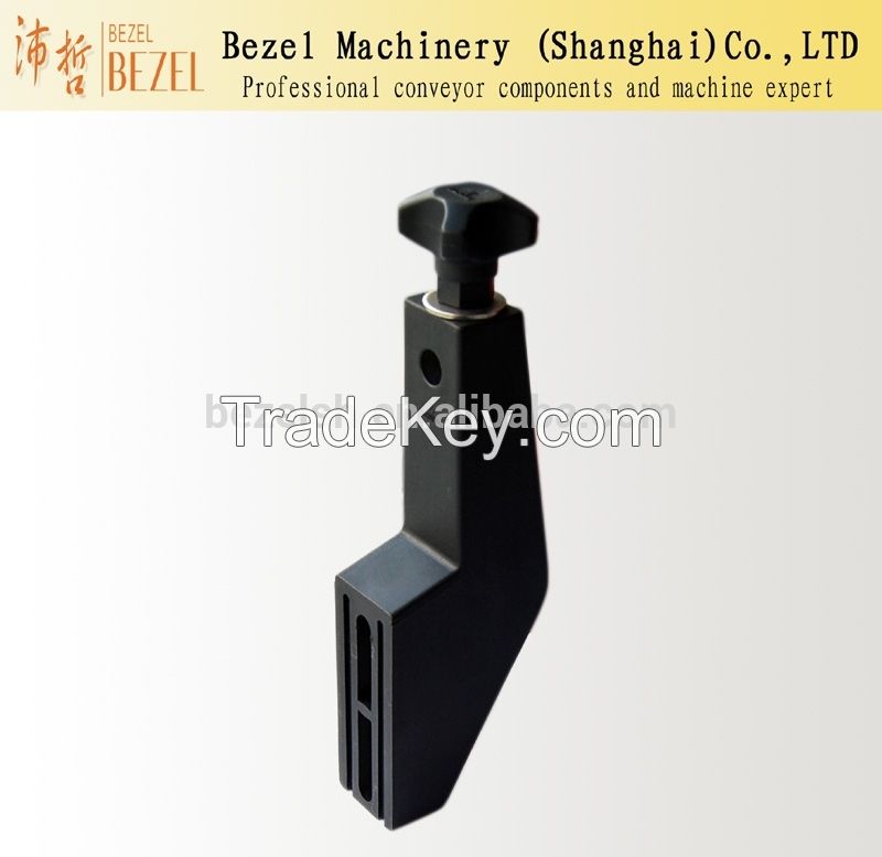 Reinforced nylon door hinges for packing machine