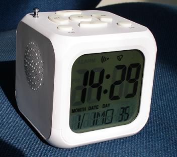 MP3 alarm clock with FM