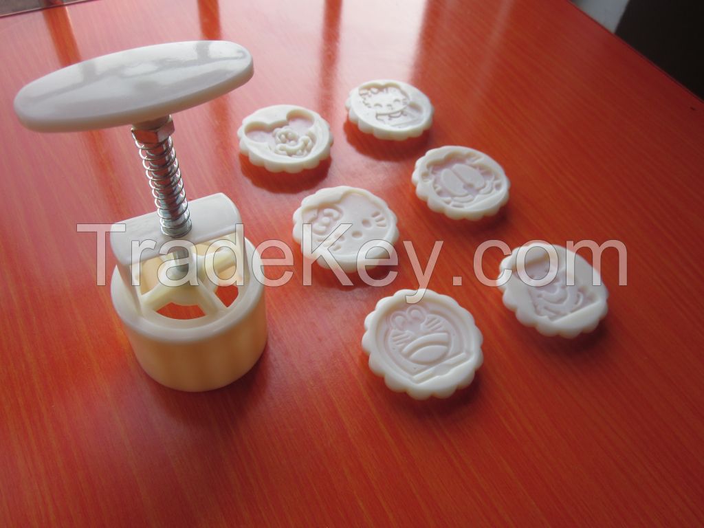 PP food grade round plastic cake maker