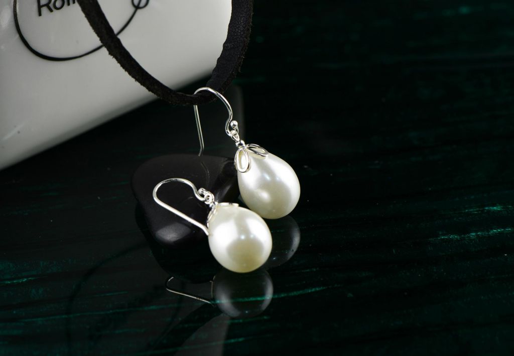 Pretty waterdrop shaped pearl S925 sterling silver  Earrings