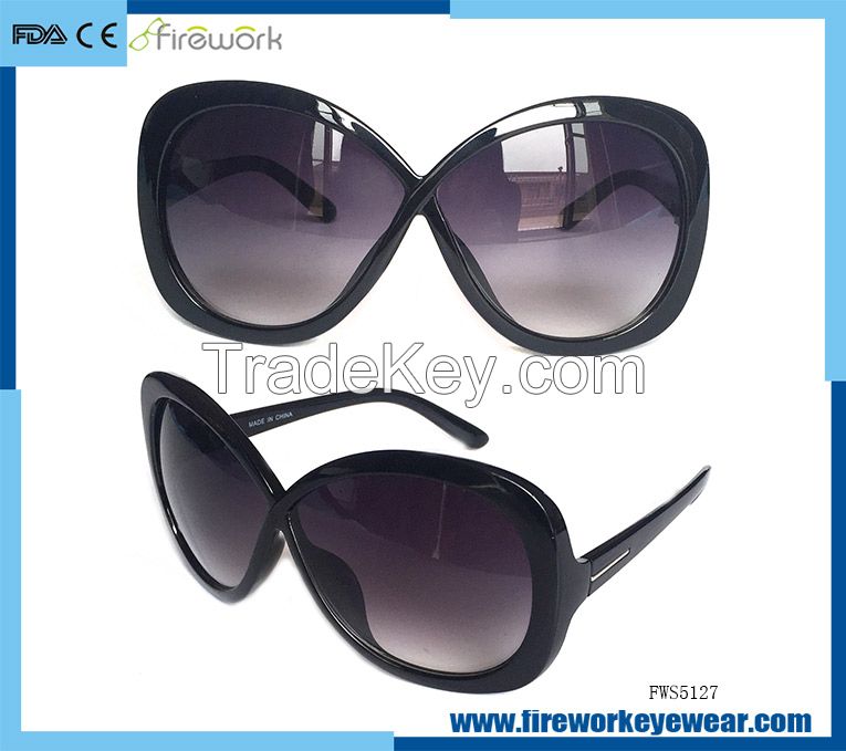 2016 New Fashion uv400/women plastic sunglasses/brazil/made in china/hot