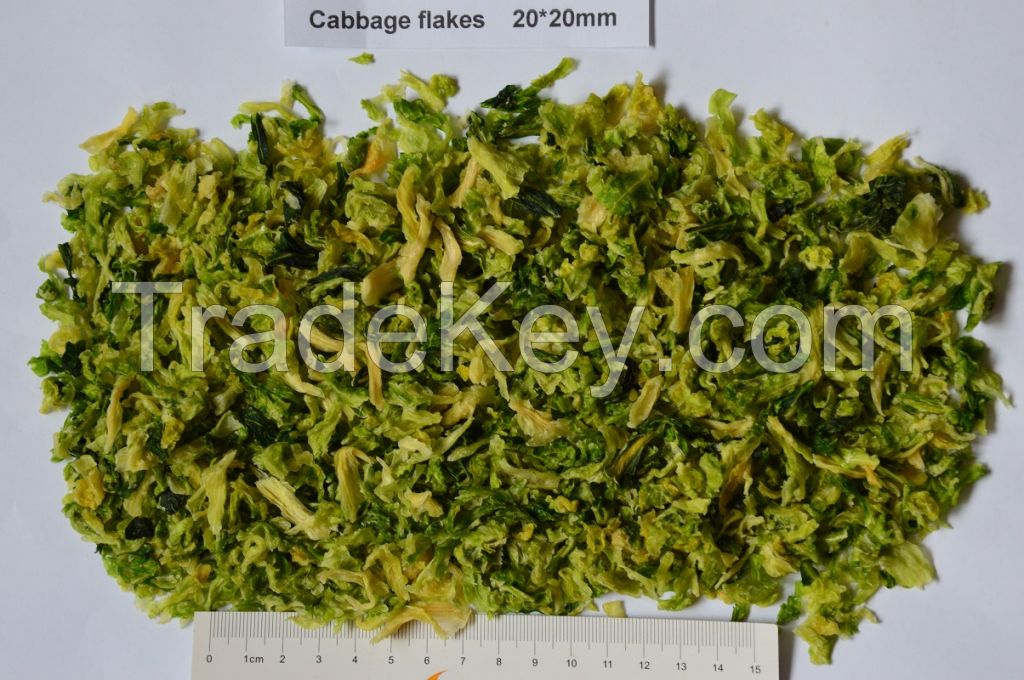 Dehydrated cabbage flakes