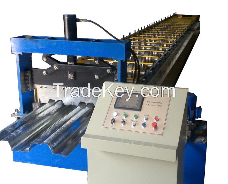 Deck floor roll forming machine