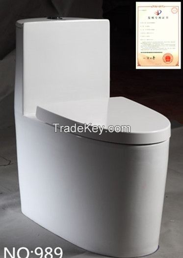 Front Siphonic Water Closet with Tank with patent saving water