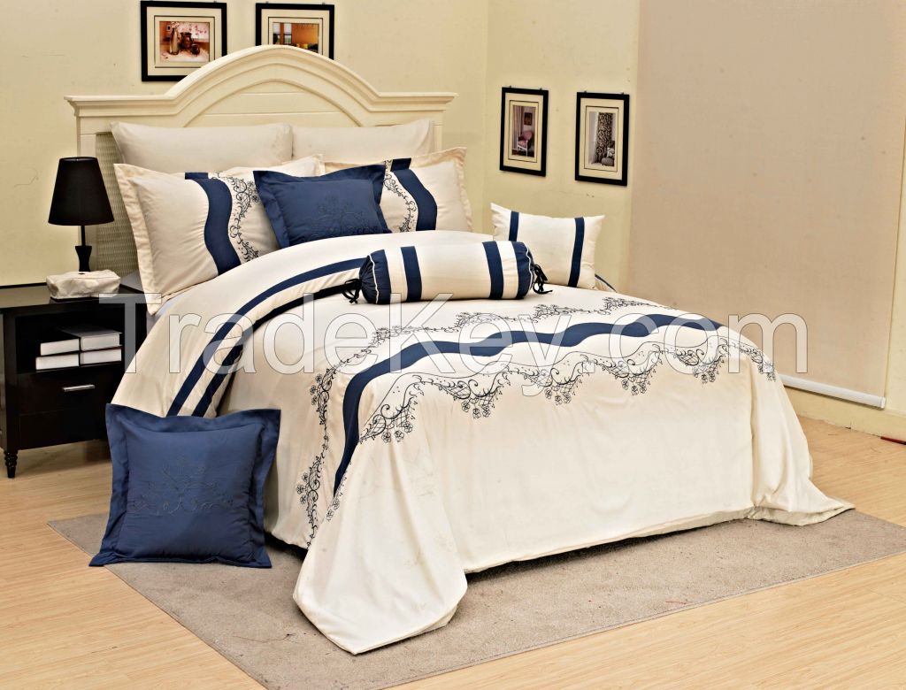 MICROFIBER EMBROIDERY COMFORTER SET