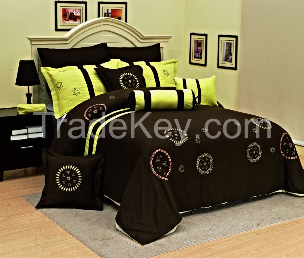 MICROFIBER EMBROIDERY COMFORTER SET