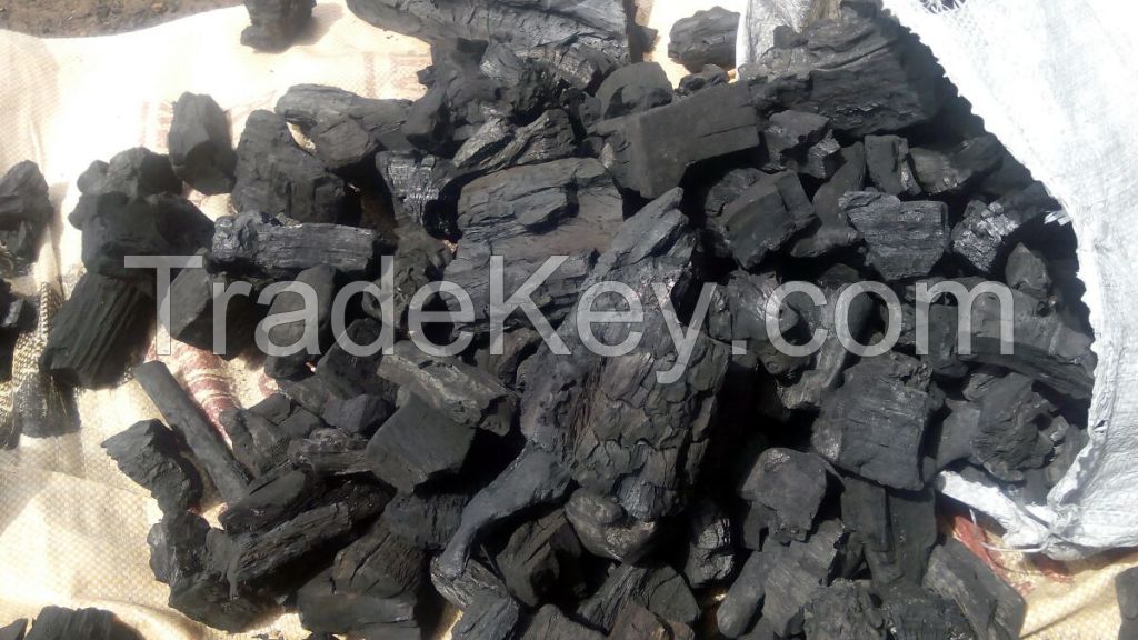 Lumped Naturally Black Hardwood Charcoal