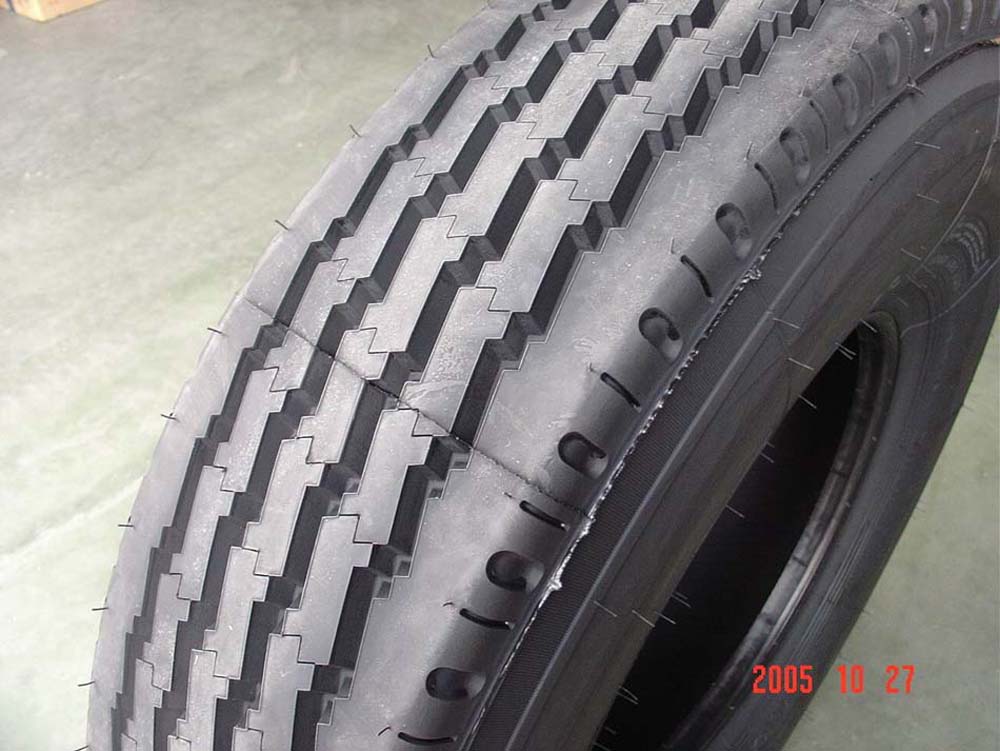 TRUCK TYRE