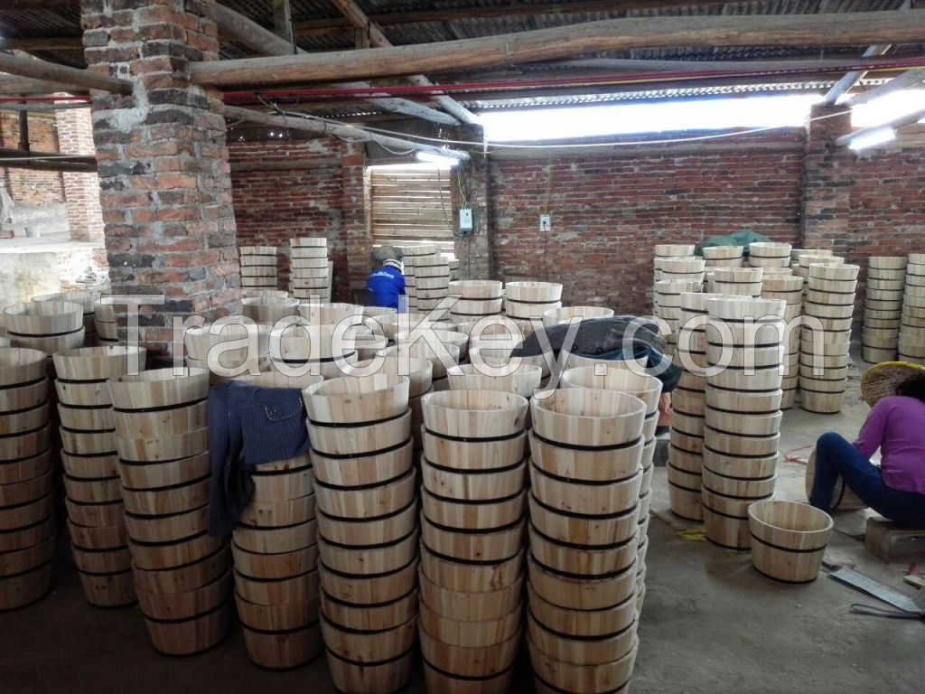 Natural wooden barrel