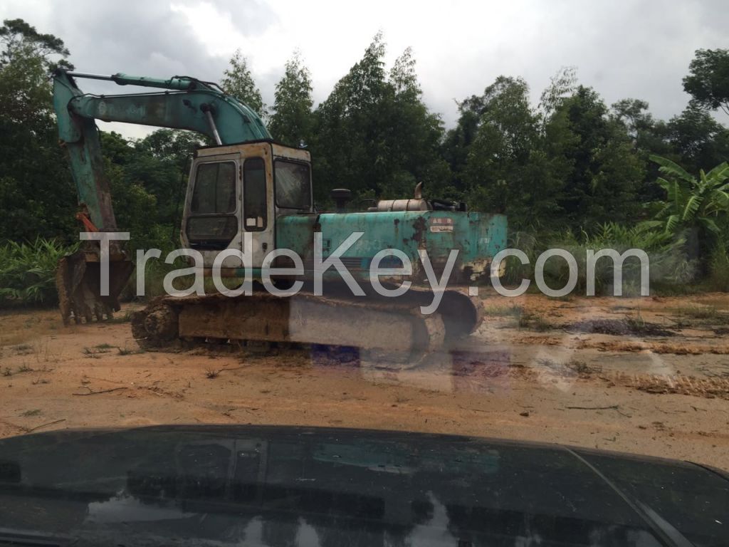 Used Hitachi EX200-1 Excavator