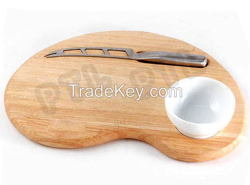 Lovely 3-piece cheese set with heart-shaped chopping board