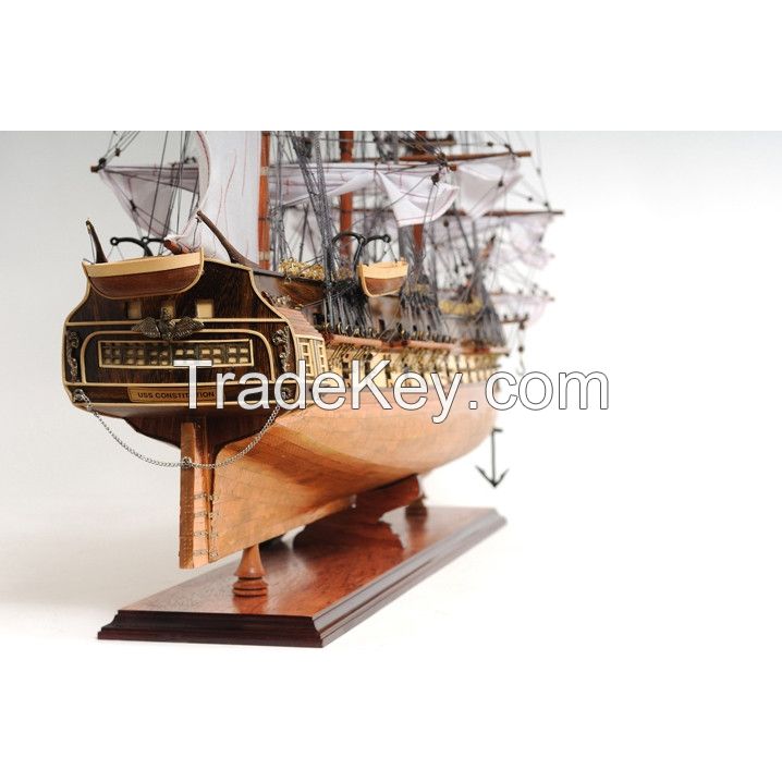 CONSTITUTION COPPER BOTTOM E.E MODEL SHIP