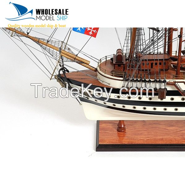 AMERIGO VESPUCCI PAINTED MODEL SHIP