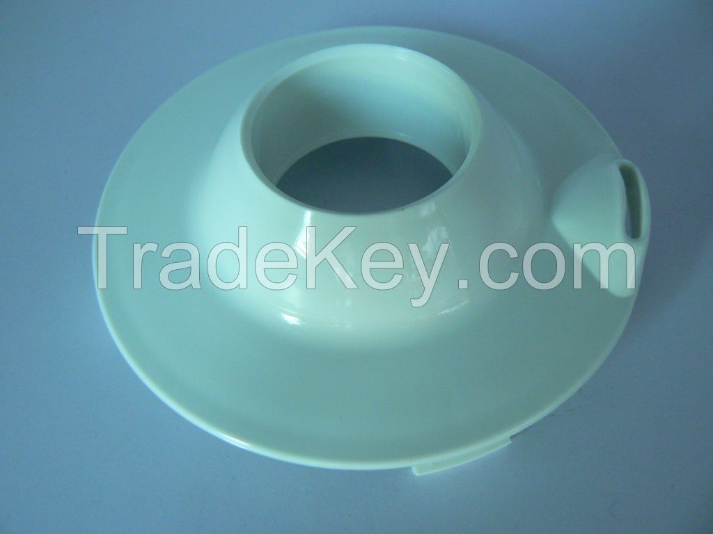 Plastic cover for juicer