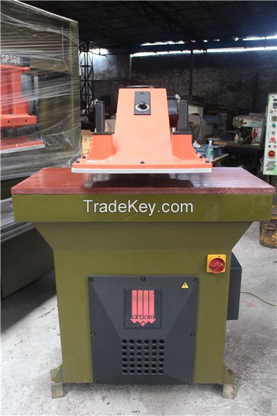 Italy Atom Clicker Press Cutting Machine