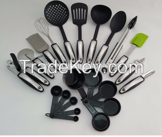 22-Piece Everyday kitchen gadgets and tools set with Good Handle