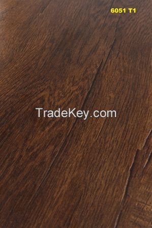 DECORATIVE LAMINATES